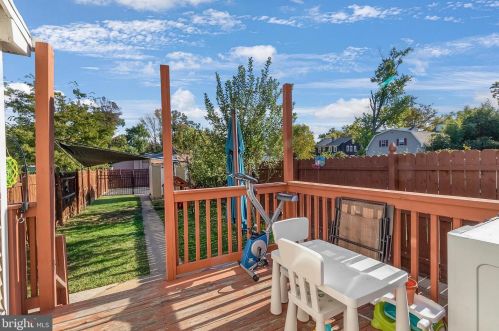 25 Maple Ave, Yardley PA 19067-6642 exterior