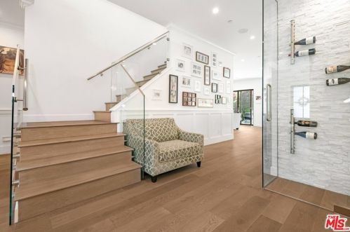 14816 Weddington St, Van Nuys, CA 91411-4045