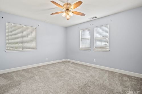 27836 Mariposa Ln, Santa Clarita CA  91384-4114 exterior