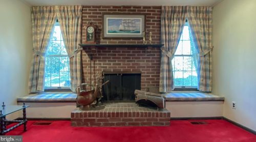 840 Timber Ln, Dresher PA 19025-1811 exterior