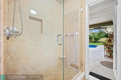 342 Knotty Wood Ln, West Palm Beach FL  33414-7807 exterior
