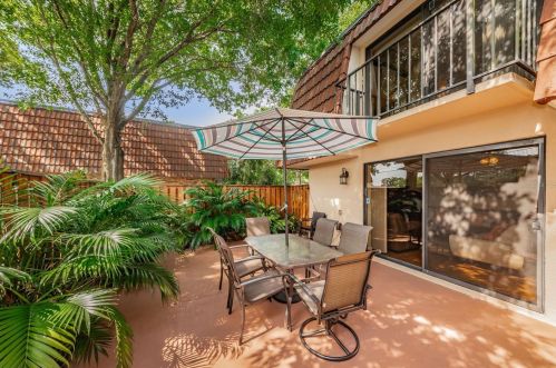 2759 5th Ct, Palm Harbor, FL 34684-3821