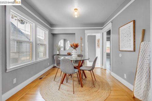 2525 Church St, Oakland CA  94605-2045 exterior