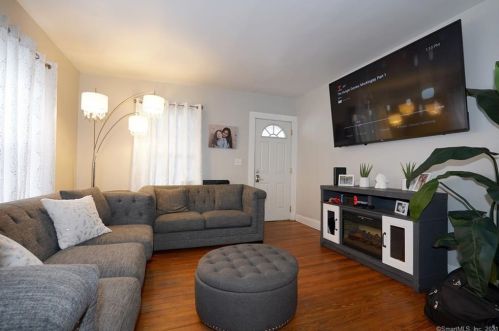 1480 Wood Ave, Bridgeport, CT 06604-1424