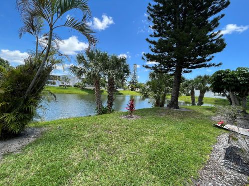 186 Somerset J, West Palm Beach, FL 33417-2129