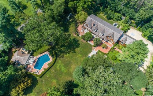29 Valentines Ln, Muttontown, NY 11545-2525