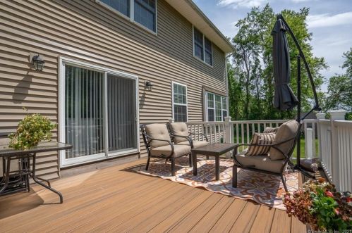 27 Pease Rd, East Windsor CT  06016-9002 exterior