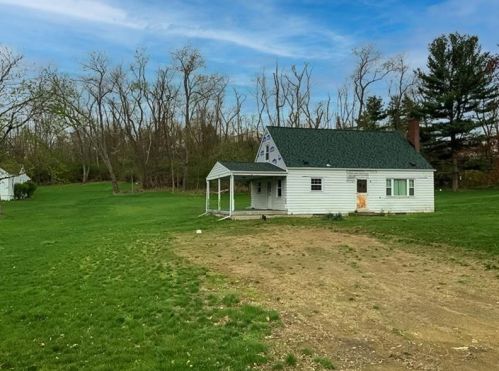3268 Hardies Rd, Gibsonia, PA 15044-8431