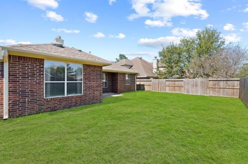 7223 Chasegrove Ln, Richmond TX  77407-6498 exterior
