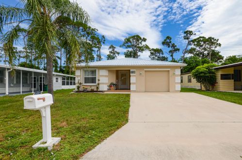 23 La Puerta Del Norte, Fort Pierce FL  34951-2881 exterior