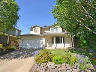 9944 Leonard St, Portland, OR 97203-1526