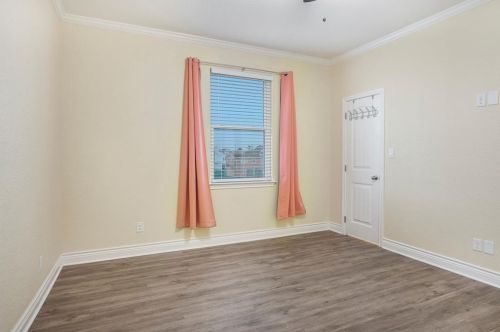 4022 Fort Bend Dr, Galveston TX  77554 exterior