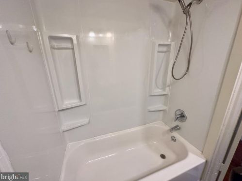 565 Pershing Ave, Lancaster PA  17602-4369 exterior