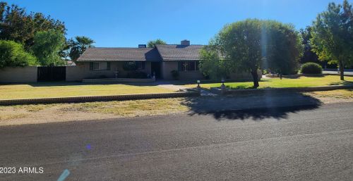 9237 San Miguel Ave, Glendale, AZ 85305-2702