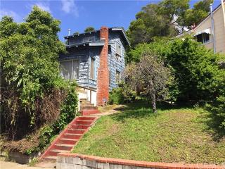 4526 Merrill Ave, Oakland, CA 94619-2738