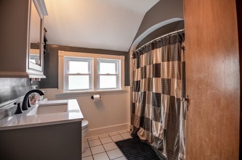 5313 State St, Hermitage PA  16148-9444 exterior