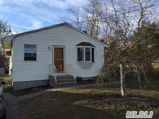 24545 Main Rd, Nassau Point, NY 11935-1287