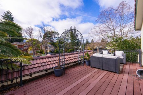 1139 King St, Redwood City CA  94061-2260 exterior