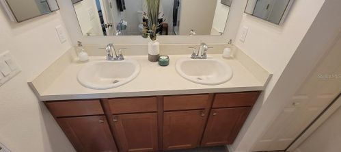 3846 Exeter Ln, Lakeland FL  33810-2419 exterior