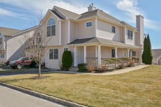 701 Willow Pond Dr, Northampton, NY 11901-7230
