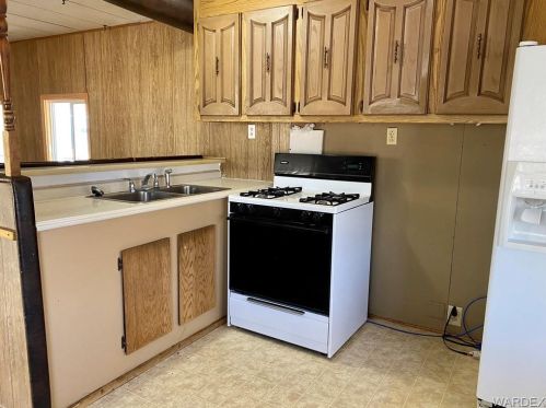1890 Del Norte Dr, Bullhead City, AZ 86442-4710