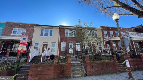 225 Cromwell Ter, Washington, DC 20002-1029