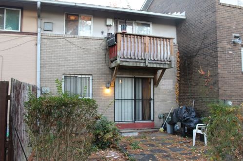 2611 Hills Dr, Pittsburgh, PA 15221-1018
