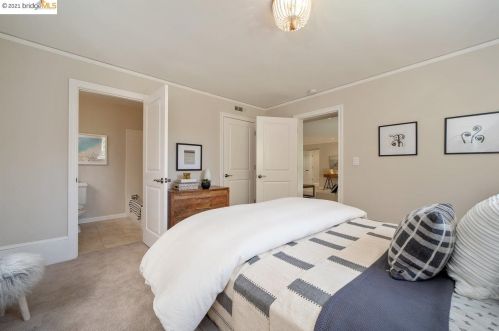 303 Hillside Ave, Oakland CA  94611-4013 exterior