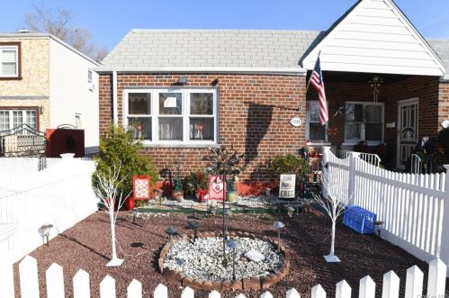 1048 Huntington Ave, Bronx, NY 10465-1944