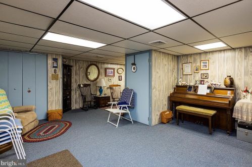 18 Townsend Ct, Lancaster PA  17603-6797 exterior