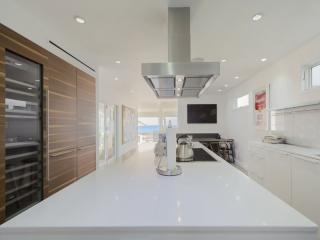 21628 Pacific Coast Hwy, Malibu CA  90265-5209 exterior