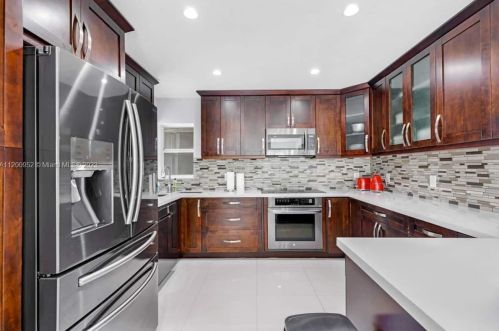 934 Nautilus Isle, Dania Beach FL  33004-2356 exterior