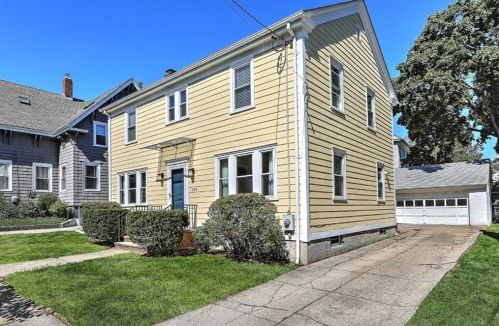 136 9th St, Providence, RI 02906-2931