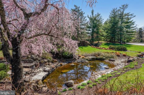 18285 Mullfield Village Ter, Leesburg VA  20176-7466 exterior