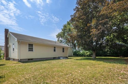 53 Edmund St, Manchester CT  06040-3811 exterior