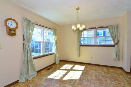 23 Rosemont Ave, Cumberland RI  02864-7518 exterior