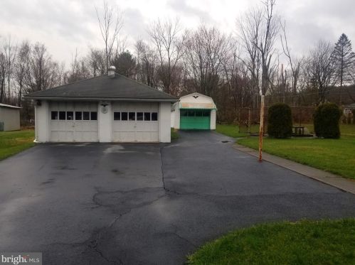 633 Warren St, Molino, PA 17961-1309
