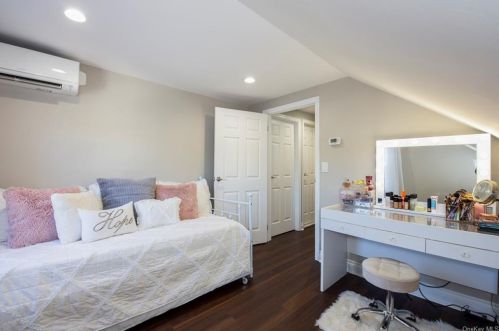 61 Grant Pl, Thornwood NY  10594-1435 exterior