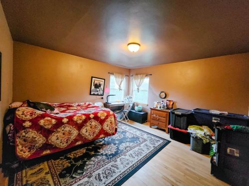 1041 Evans St, Oshkosh, WI 54901-3966