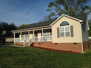 124 Garden St, Thomasville, NC 27360-4575