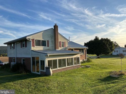 216 Faculty Rd, Duncannon, PA 17020-9785