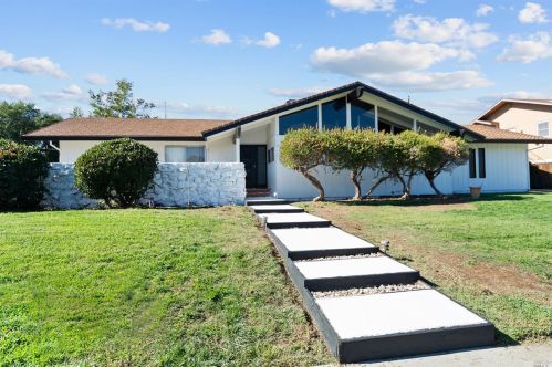 225 Cristy Pl, Liberty Farms, CA 95620-3316