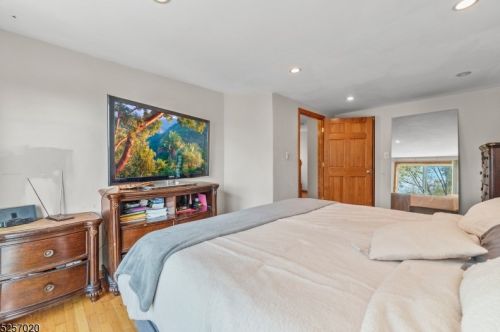 100 Broughton Ave, Bloomfield NJ 07003-4230 exterior