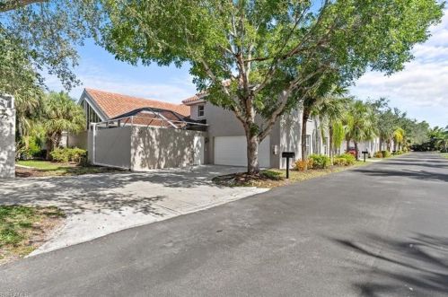 4227 Covey Cir, Naples, FL 34109-2501