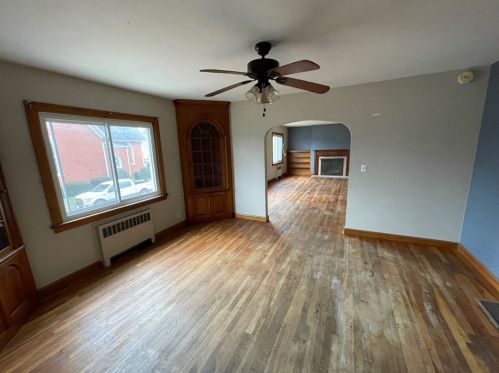 40 Mercer St, Greenville, PA 16125-2064