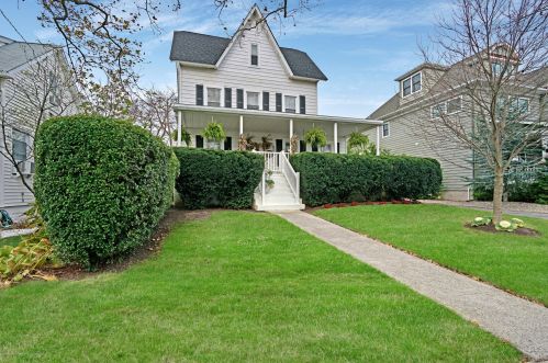 214 8th Ave, Belmar, NJ 07719-2216