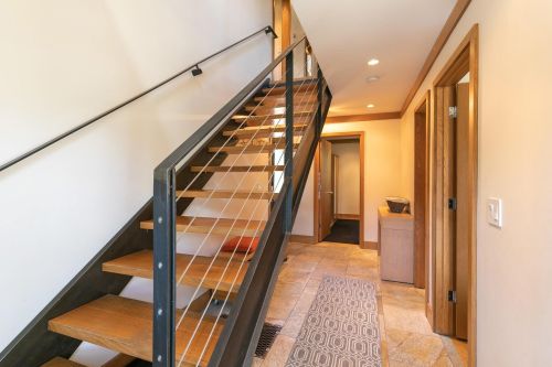 3066 Silver Strike, Truckee CA  96161-4208 exterior