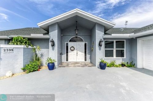 2399 Floresta Dr, Fort Pierce FL  34984-5218 exterior