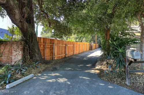 2919 Lake Ave, Altadena CA  91001-1621 exterior