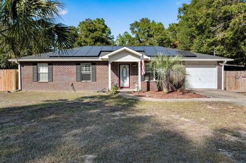 6422 Stanley Cir, Milton, FL 32570-3253